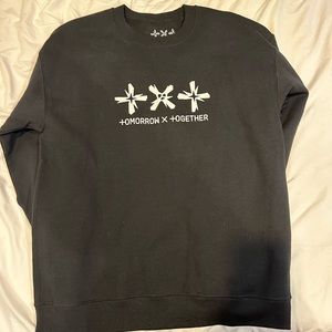 TXT 2022 Lollapalooza Crewneck Size M